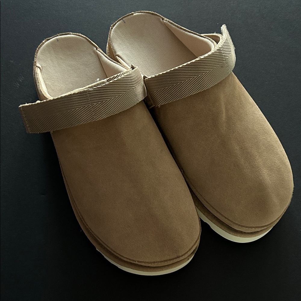 UGG goldenstar clogs